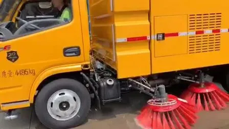 Véhicule de nettoyage de rue d'assainissement hydraulique 5000L